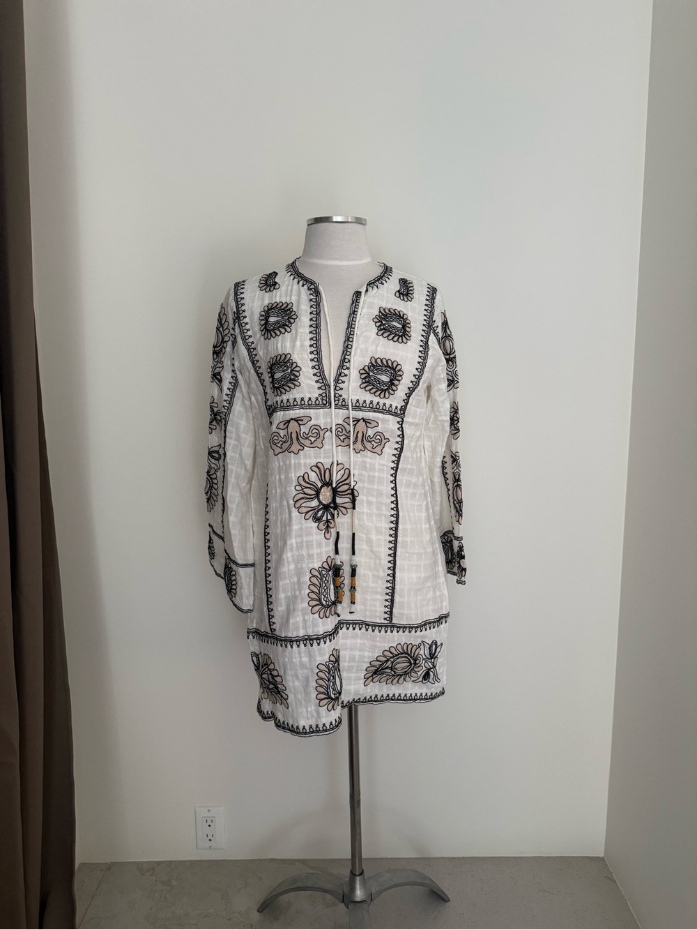 Zara White Mini Dress with Black and Brown Embroidery